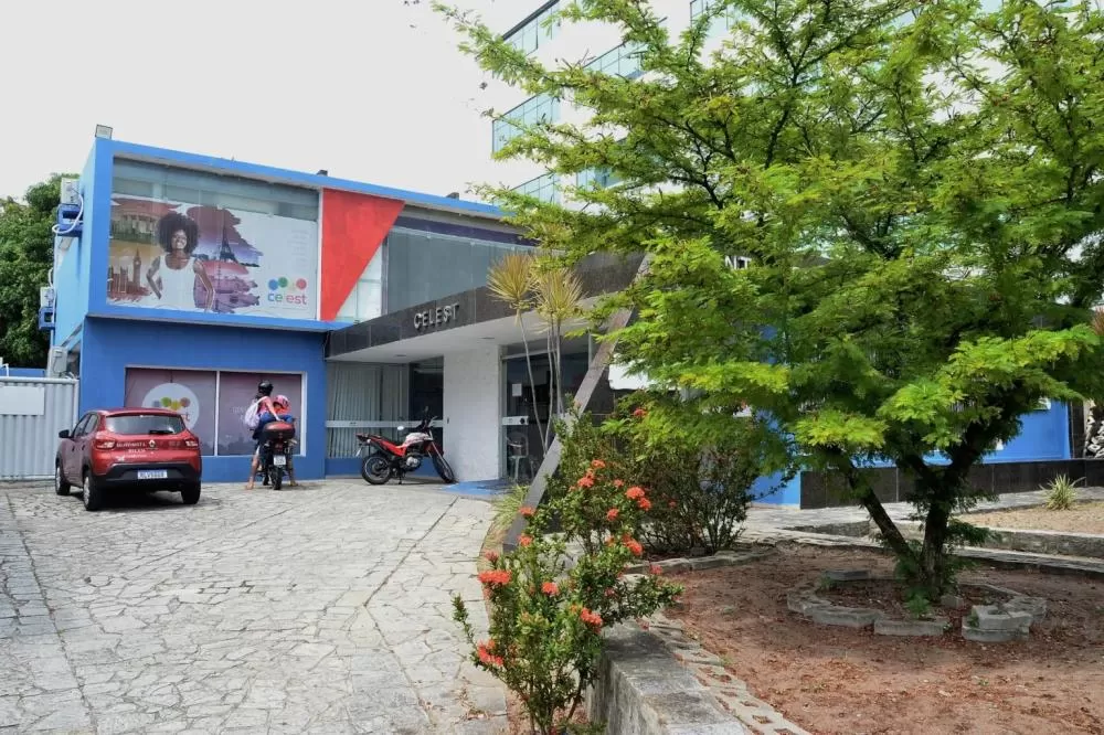 Celest inscreve para mais de 700 vagas em cursos de línguas estrangeiras e Libras, neste sábado