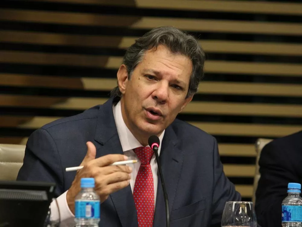 Pé-de-Meia não vai ser interrompido, diz Haddad