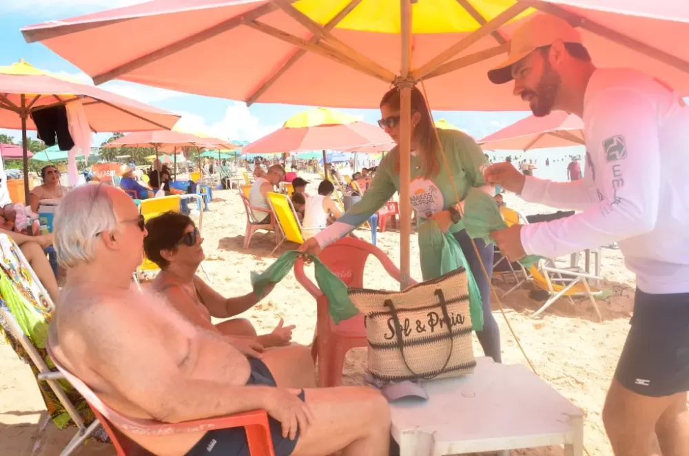 Programa Amigos da Praia realiza atividades no Bessa e em Barra de Gramame