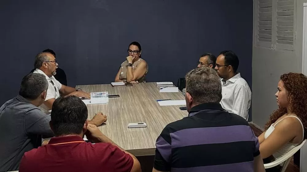 Prefeita de Bom Jesus, Denise Bayma reforça compromisso com a gestão municipal em reunião com assessores jurídicos