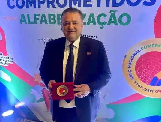 Prefeitura de Conceição ganha prêmio nacional por excelência em alfabetização de crianças