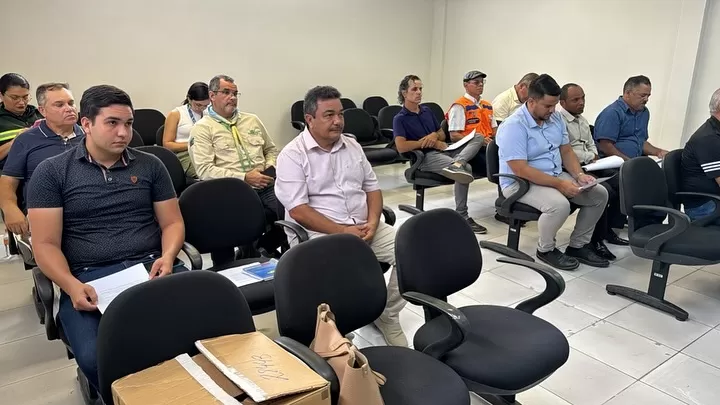Prefeito de Barra de Santa Rosa conhece projeto ambiental em Esperança