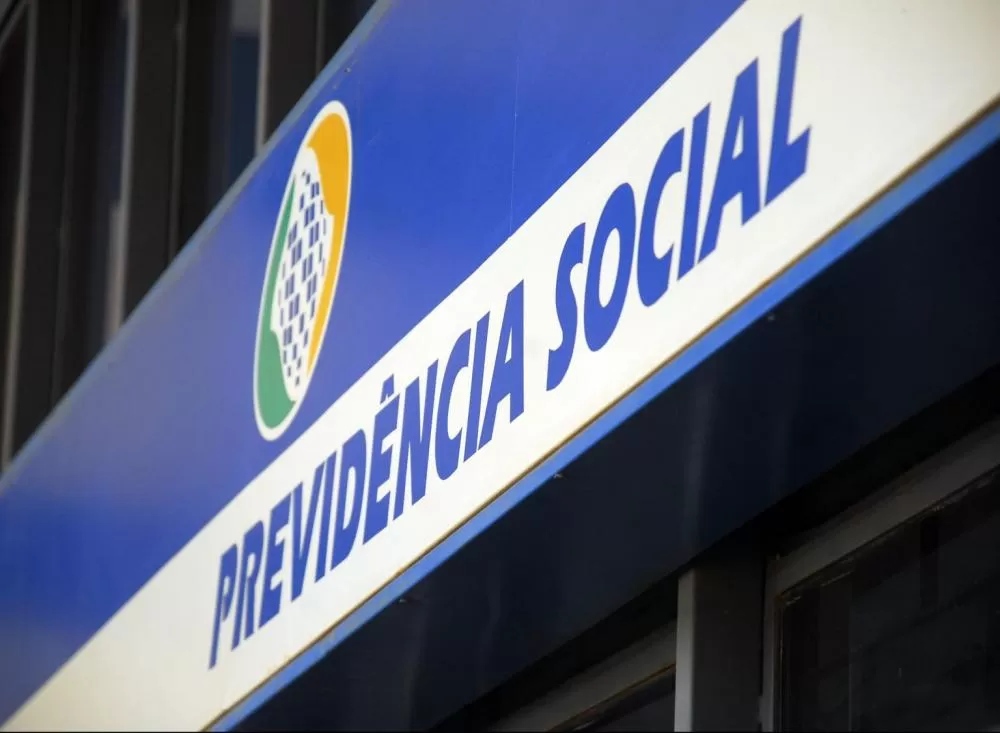 Governo Federal avalia antecipar 13º salário de aposentados e pensionistas