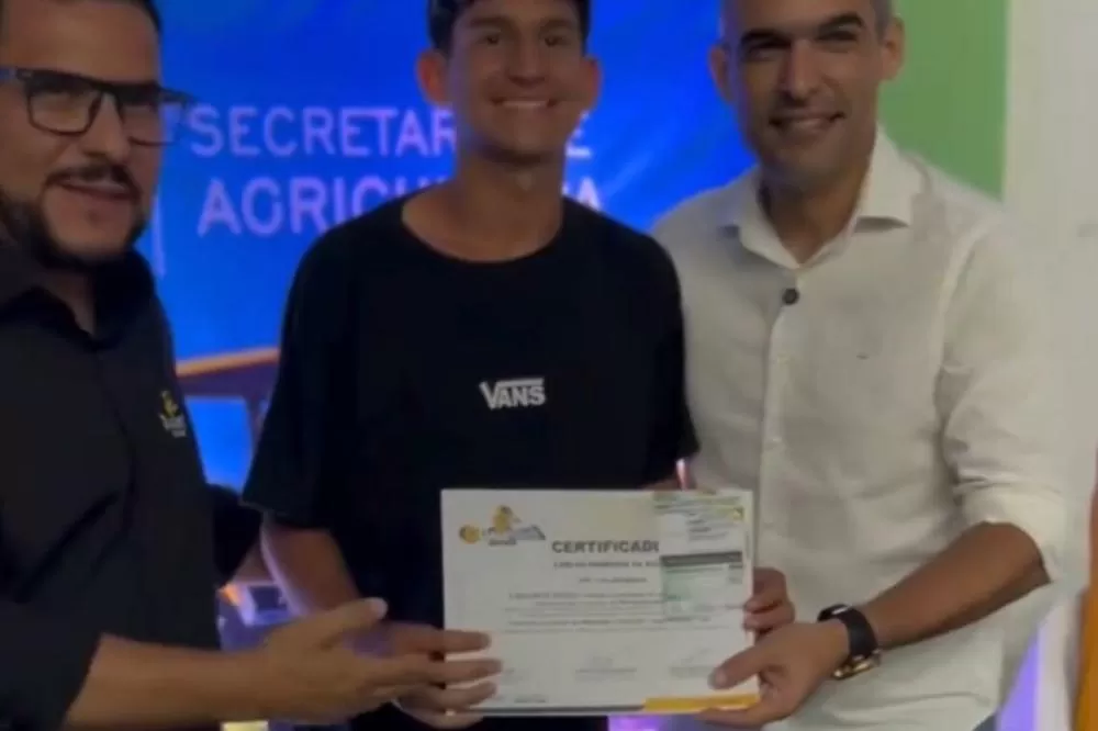 Mais de 200 novos operadores: Prefeitura de Lagoa de Dentro entrega certificados em curso de máquinas pesadas