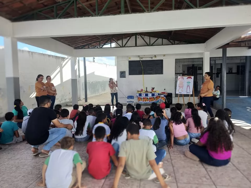 Prefeitura de Barra de Santa Rosa promove ação de Educação Nutricional em escola da rede municipal