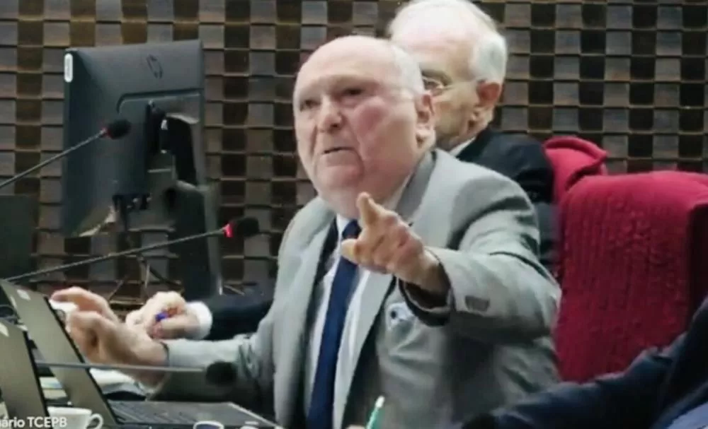 TCE adia julgamento sobre indicação de Alanna Galdino a pedido do relator