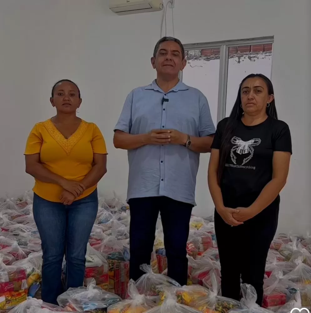 Prefeitura de Joca Claudino realiza entrega de cestas básicas a famílias carentes