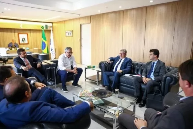 Azevêdo trata de UTIs, alfabetização e patrimônio histórico em Brasília