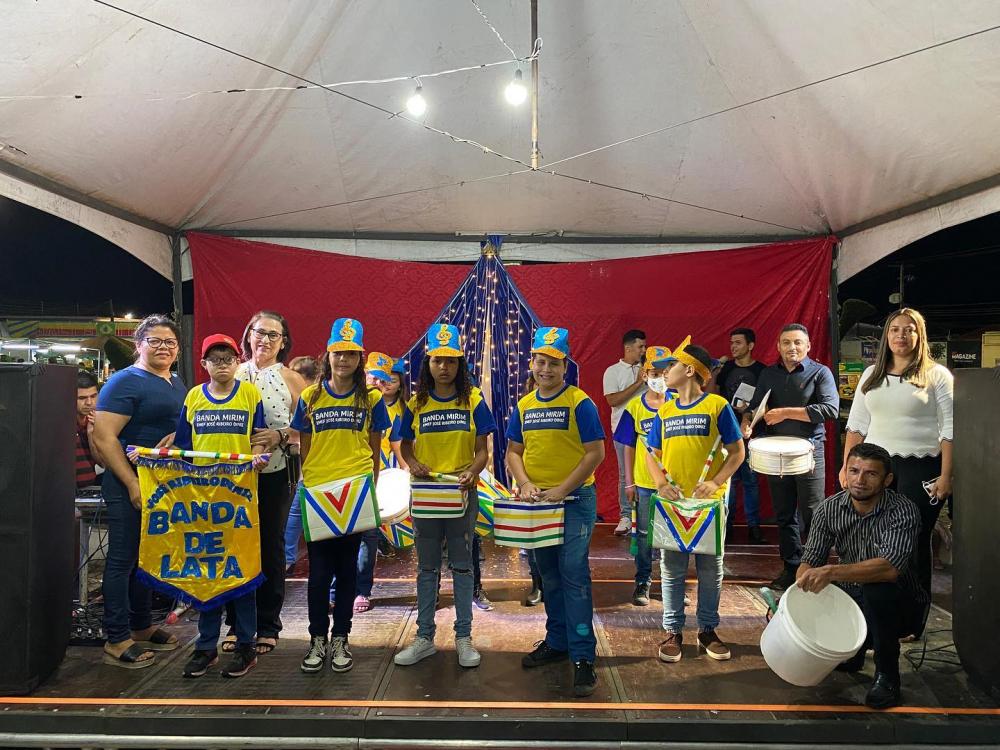 Escolas de Barra de Santa Rosa se apresentam em Comemoração á Padroeira do município