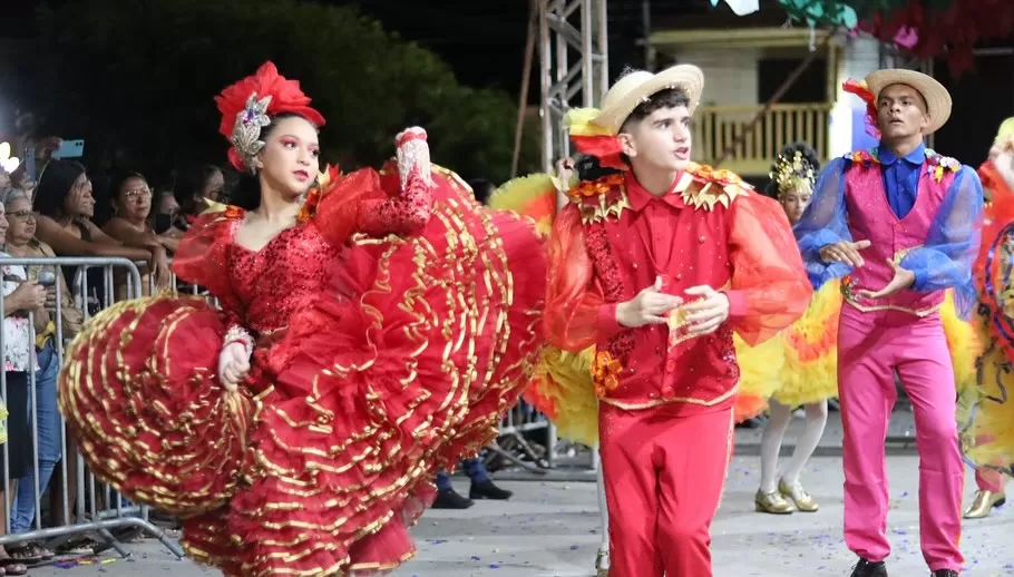 Prefeitura de Barra de Santa Rosa celebra um São João na Praça cheio de emoção, tradição e grandes atrações