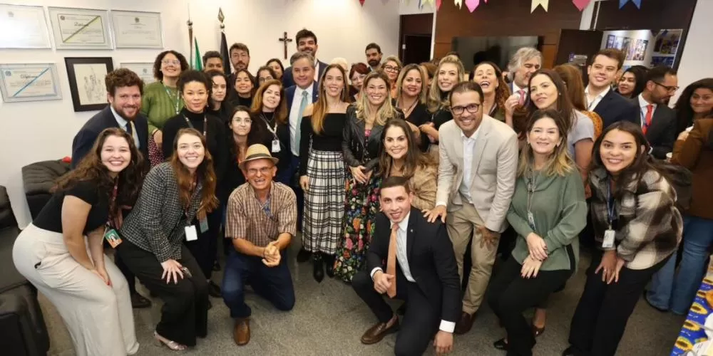 Efraim Filho transforma o Senado em palco junino com forró, comidas típicas e clima nordestino