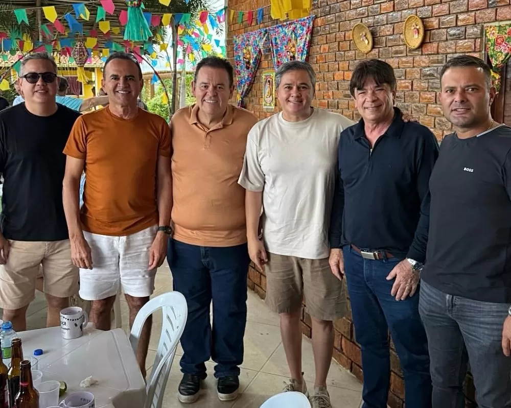 Senador Efraim Filho percorre a Paraíba e reforça presença nas festas juninas com o projeto “Pé na Estrada”