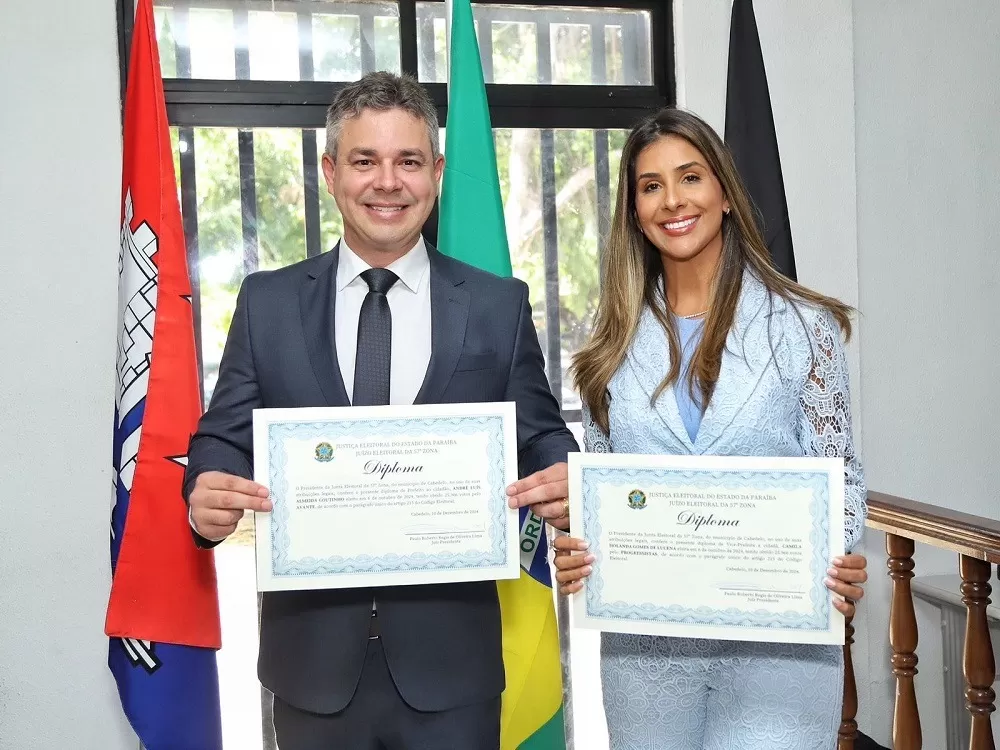 Justiça Eleitoral cassa mandatos do prefeito e da vice de Cabedelo e torna Vitor Hugo inelegível por 8 anos