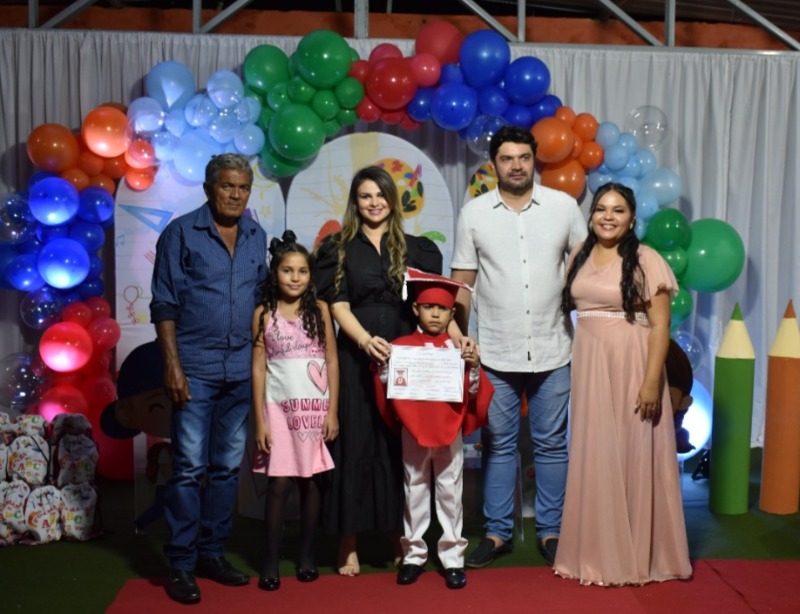 Prefeitura de São José do Bonfim realiza formatura de alunos da escola infantil do município