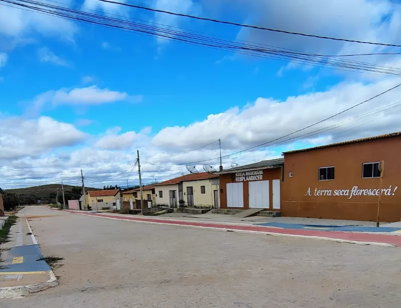 Prefeitura de Quixaba avança em obras de pavimentação em paralelepípedo no município