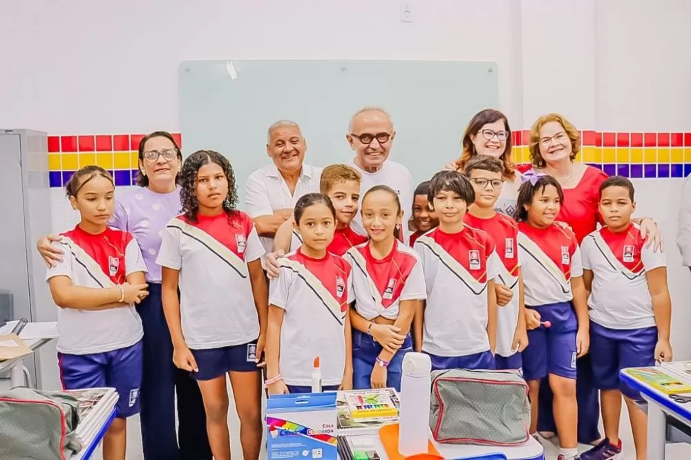 Cícero Lucena lança ‘Poupança Futuro’ e garante R$ 2.400 por ano a mais de 11 mil alunos da rede municipal de João Pessoa