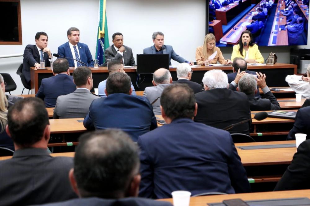 Efraim cobra Paulo Guedes a liberação de recursos para Operação Carro-Pipa: 