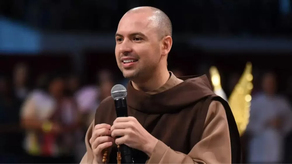 Cícero Lucena anuncia frei Gilson como atração religiosa do fim de ano em João Pessoa