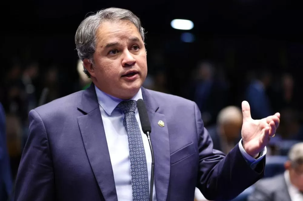 Efraim cobra retomada do abastecimento de água via carro-pipa na Paraíba e comemora restabelecimento