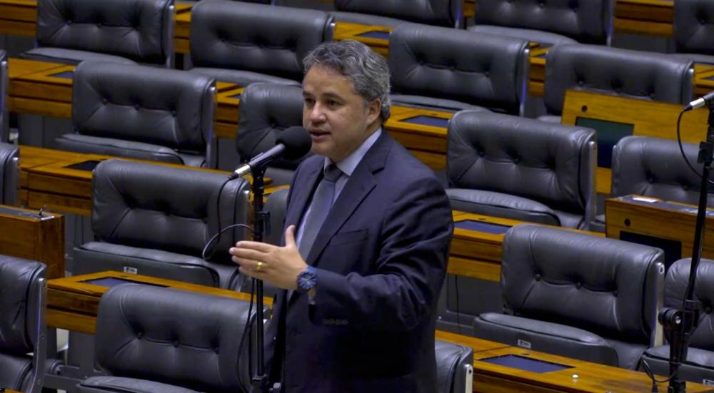 Mídia nacional destaca aprovação de projeto de Efraim na Câmara: 