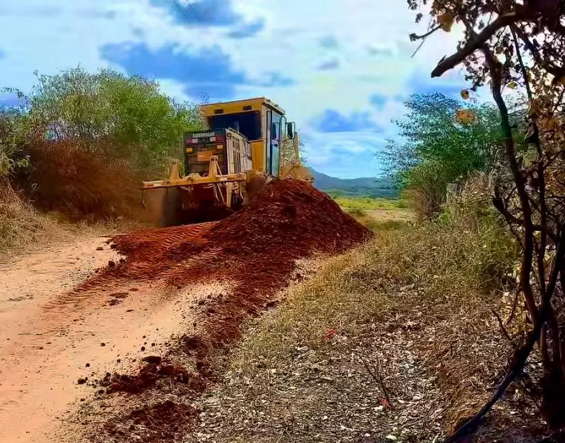Prefeitura de Cachoeira dos Índios intensifica recuperação de estradas vicinais na zona rural