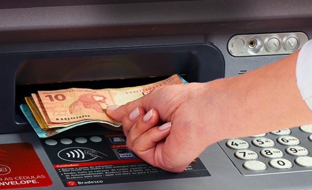 Estado e PMJP começam a pagar segunda parcela do 13° salário dos servidores