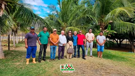 Associação rural de São José do Bonfim recebe trator com grade aradora para fortalecer agricultura local