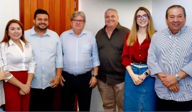 Prefeito Allan Candeia se reúne com governador João Azevêdo em busca de novos investimentos para Quixaba