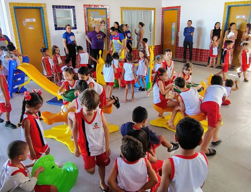 Quixaba investe na Educação Infantil com entrega de brinquedos pedagógicos na Creche Tudinha Pereira