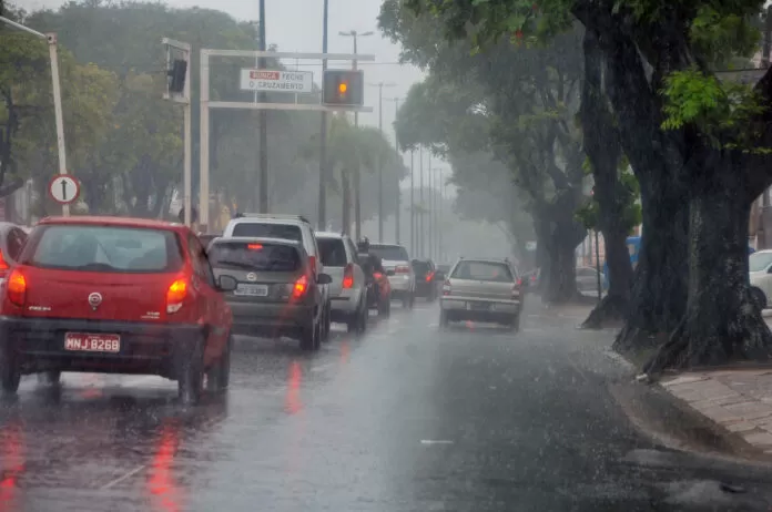 Inmet emite alerta de chuvas para João Pessoa e mais de 50 cidades da Paraíba