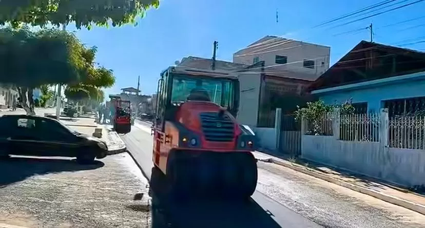 Prefeitura de Cacimbas avança com pavimentação asfáltica em parceria com o Governo do Estado