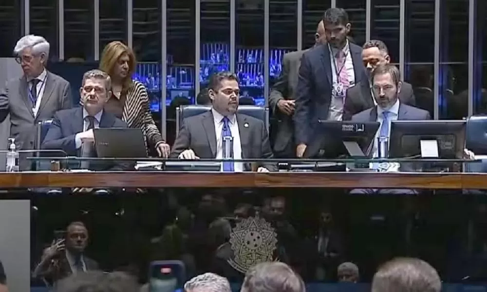 Senado aprova isenção do Imposto de Renda para quem ganha até dois salários mínimos