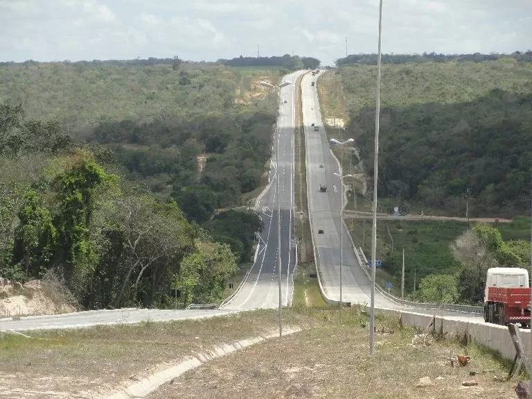 Governo abre consulta para criar política de internet em rodovias federais