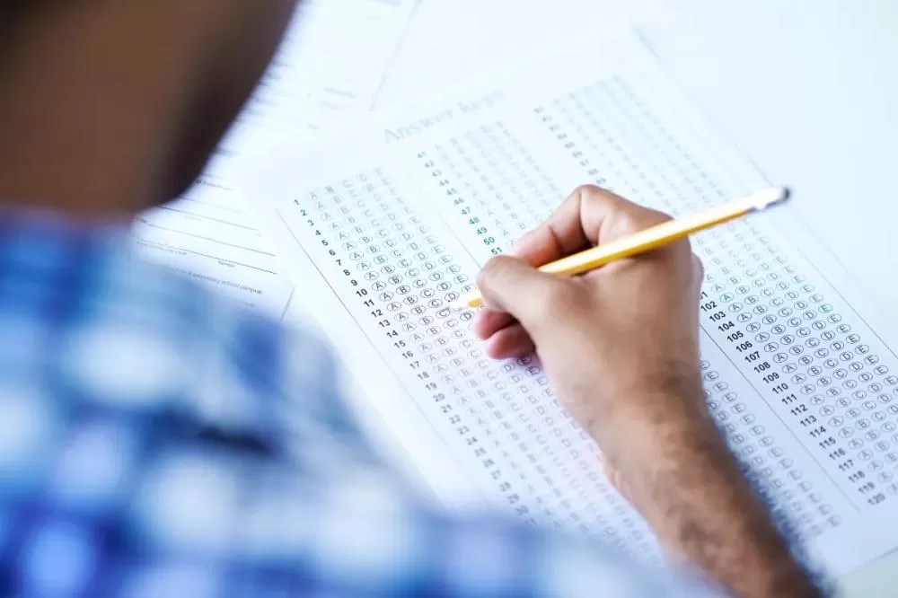 Congo abre concurso público com 32 vagas e salários de até R$ 12 mil