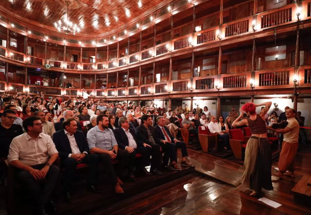 Cartão-postal revitalizado: Teatro Santa Roza reabre em João Pessoa após 18 meses de obras