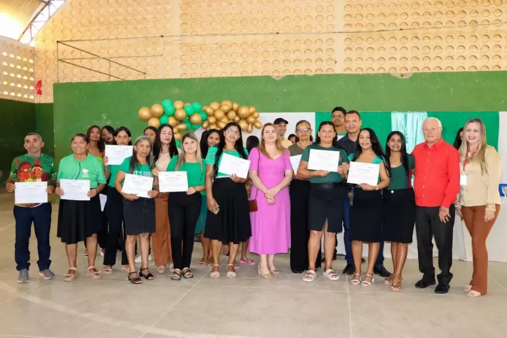 Prefeitura de Cacimbas celebra formatura de cursos profissionalizantes na comunidade Serra Feia