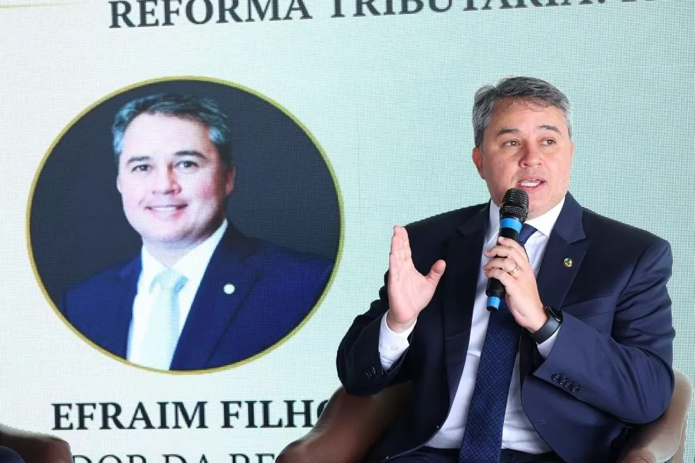 “Nenhum investidor coloca dinheiro onde a regra muda o tempo todo”, diz Efraim em palestra para representantes da Associação Nacional de restaurantes em SP