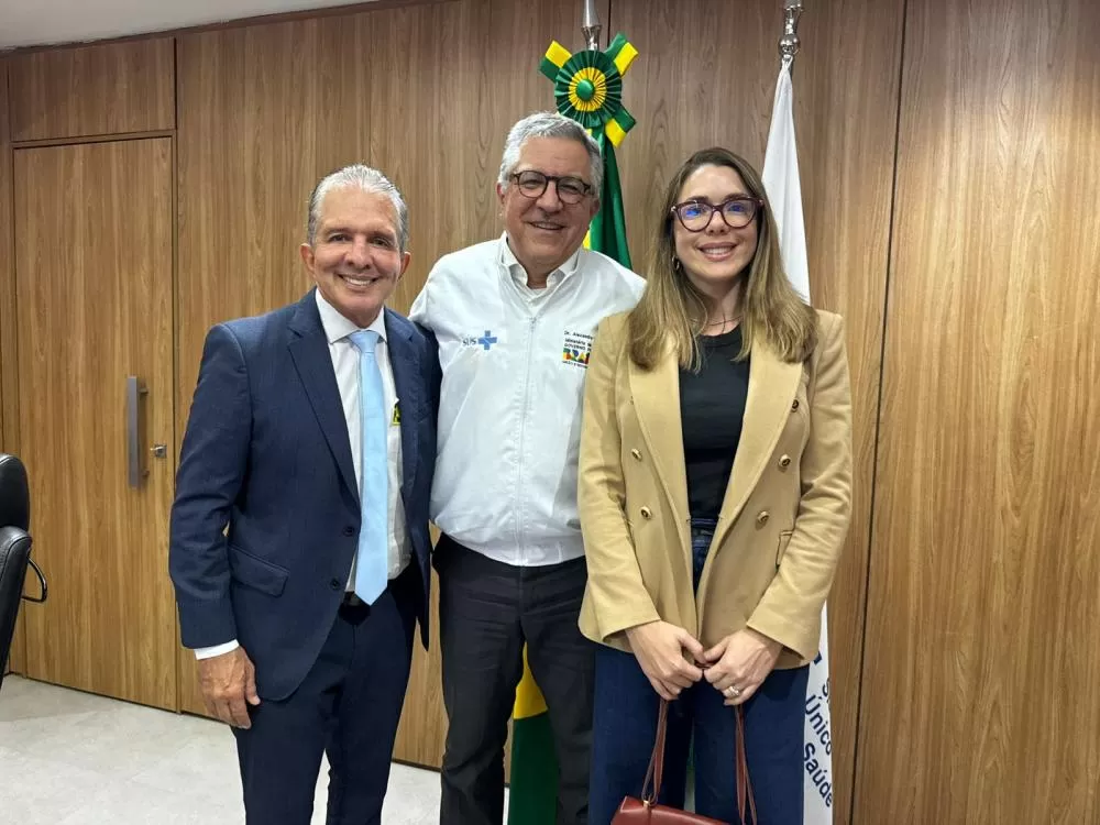 Prefeito Nabor e médica Olívia Motta se reúnem com ministro Padilha para tratar de demandas da saúde de Patos