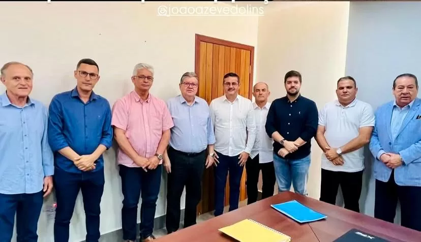 Prefeito Fernando Aires se reúne com governador João Azevêdo para pleitos de Boa Vista