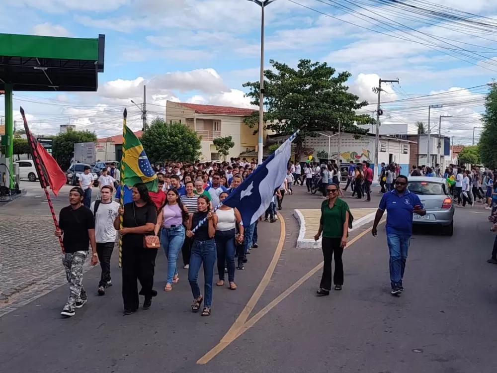 São João do Rio do Peixe abre Semana da Pátria com Caminhada Cívica e Corrida do Fogo Simbólico