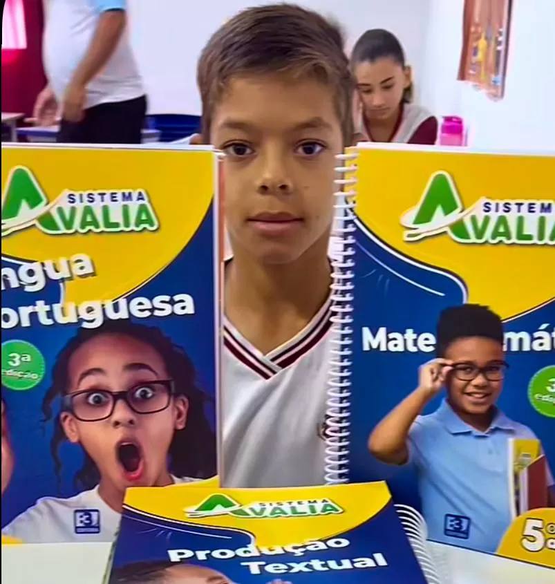 Emas investe na educação com aquisição de livros do Sistema Avalia!