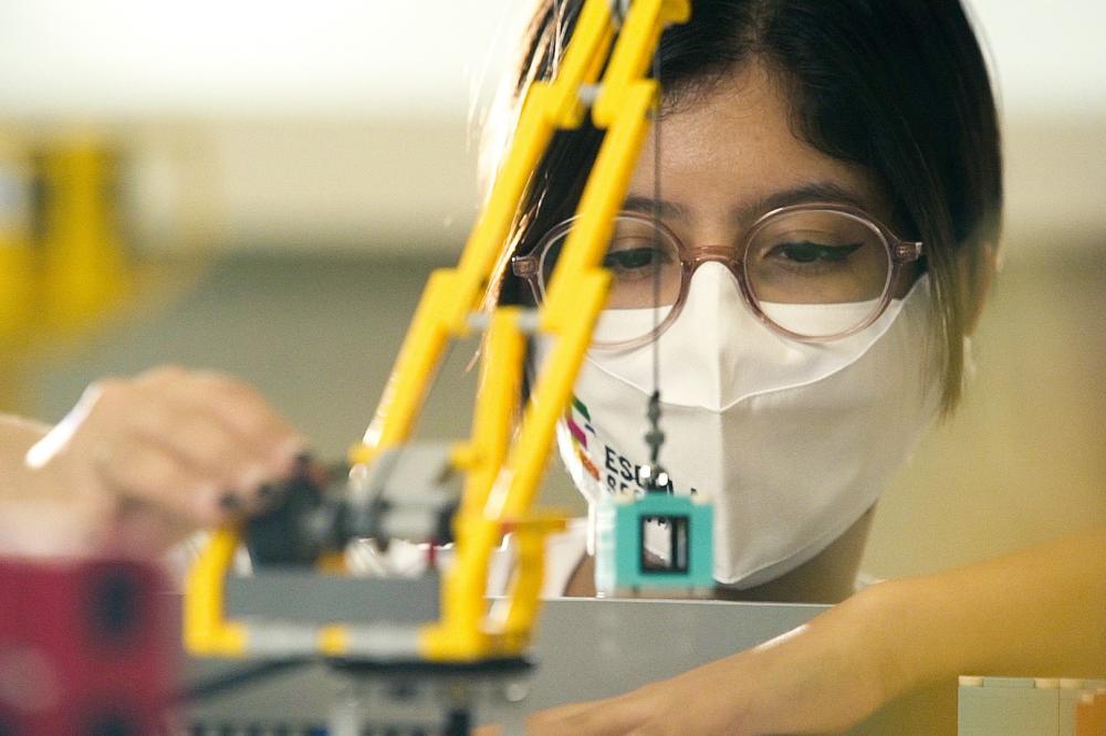 Escola SESI realiza Férias com a Mão na Massa