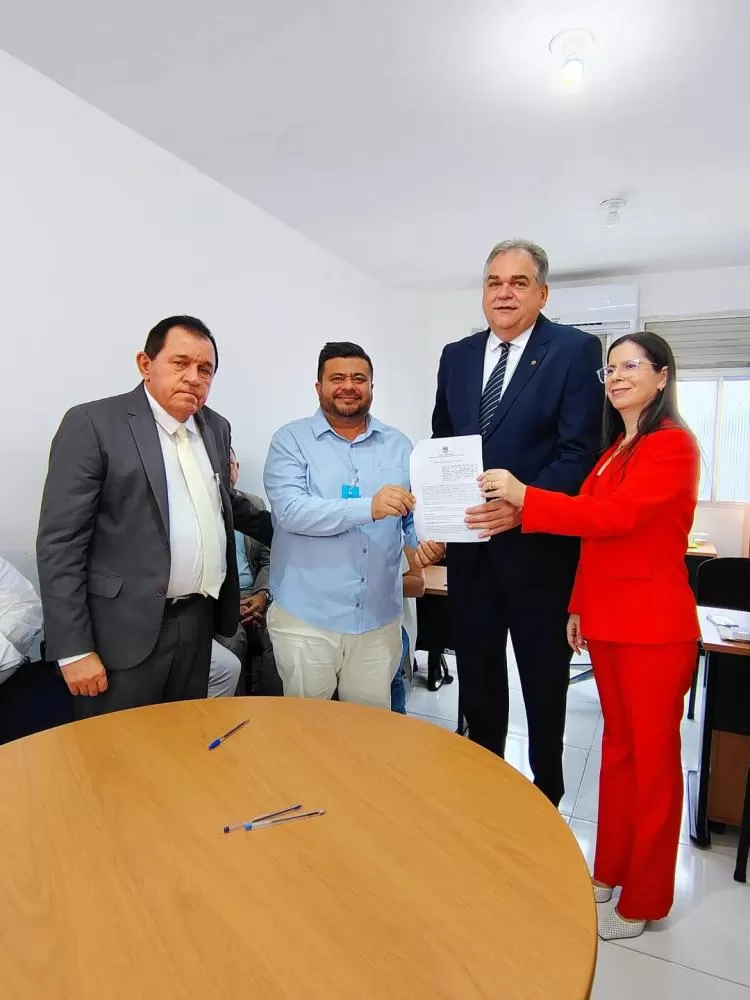 Prefeitura de Quixaba assina termo de cooperação do projeto 'Cidadania de Primeira'