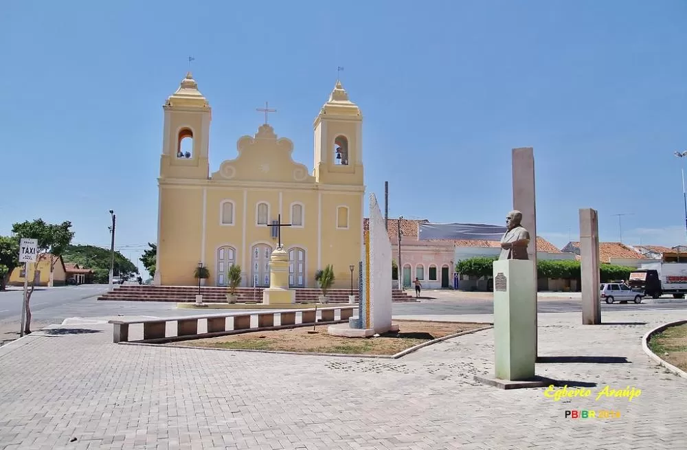 São João do Rio do Peixe celebra 144 anos com grande festa na Praça de Eventos