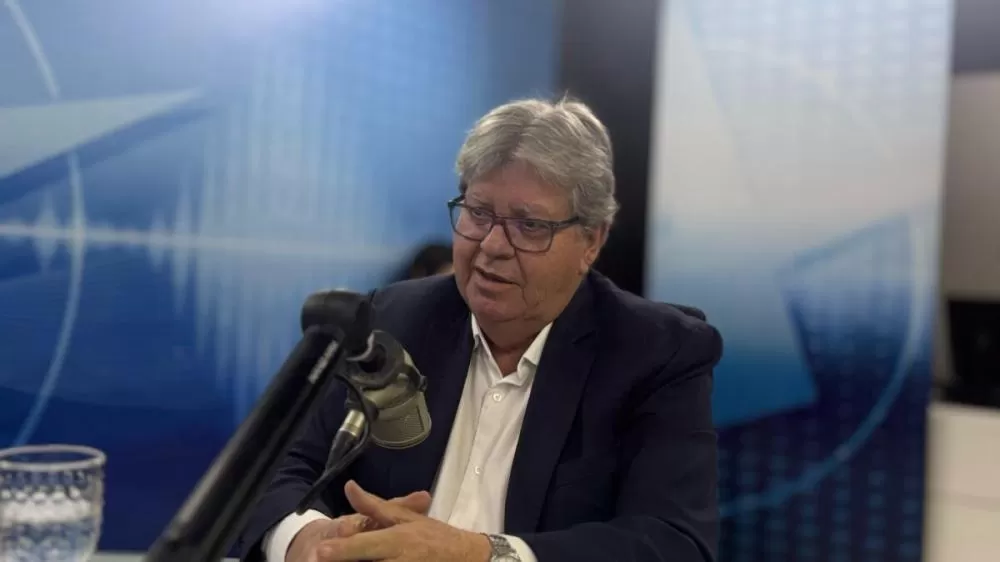 João Azevêdo diz que impasse com Cícero Lucena é “página virada” e confirma pré-candidatura ao Senado com apoio do PT