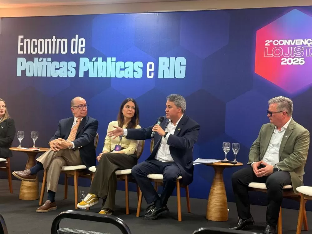 Efraim Filho destaca protagonismo de empreendedores e força do comércio na economia brasileira