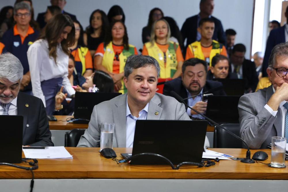 Projeto de Efraim Filho que pode reduzir preço dos medicamentos é aprovado na Comissão de Assuntos Sociais do Senado