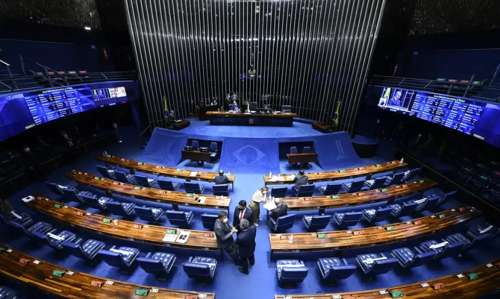 Senado pauta para quarta-feira análise da “PEC da Blindagem” na CCJ