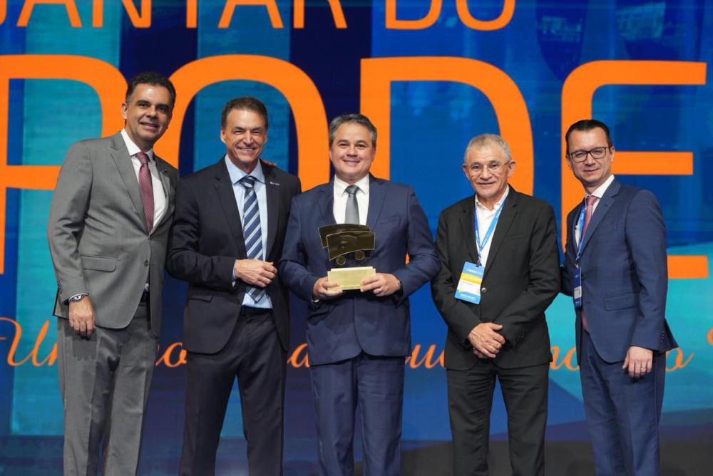 “Remédio tem que ser mais barato e acessível porque saúde não pode ser privilégio, é um direito”, diz Efraim ao receber homenagem em SP 