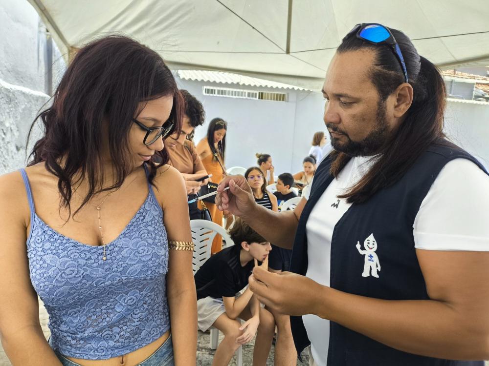 Prefeitura de João Pessoa reforça importância da vacinação na prevenção contra o câncer durante o Outubro Rosa